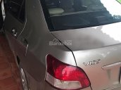 Bán Toyota Vios Limo đời 2010, màu bạc