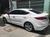 Cần bán xe Hyundai Elantra cuối 2017 màu trắng bản full 2.0