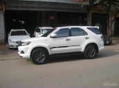 Cần bán xe Toyota Fortuner TRD Sportivo 4x2 đời 2016, màu trắng số tự động, 980 triệu