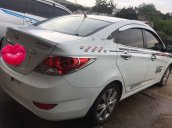 Bán Hyundai Accent AT năm sản xuất 2012, màu trắng, xe nhập