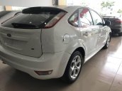 Bán xe Ford Focus 2010, màu trắng, giá tốt