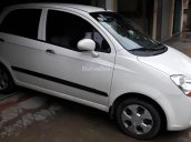 Cần bán gấp Chevrolet Spark đời 2015, màu trắng, xe đẹp như mới chạy 2v