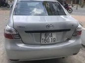 Cần bán xe Toyota Vios sản xuất năm 2011, màu bạc chính chủ