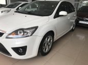 Bán xe Ford Focus 2010, màu trắng, giá tốt