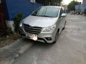 Cần bán Toyota Innova đời 2015 xe gia đình