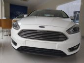 Bán Ford Focus 2018, hỗ trợ trả góp lên đến 90% giá trị xe