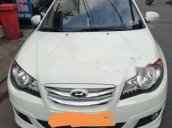 Cần bán gấp Hyundai Avante sản xuất năm 2015, màu trắng số tự động