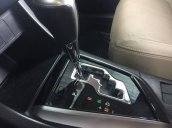 Cần bán Toyota Corolla altis sản xuất 2017, màu đen