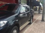 Cần bán Hilux 2011 màu đen, xe chính chủ giữ gìn nên còn rất mới