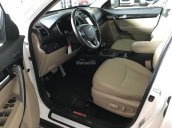 Bán Kia New Sorento GATH 2.4AT màu trắng camay, số tự động, máy xăng, sản xuất 2018, lăn bánh đúng 3700km