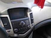 Cần bán gấp Chevrolet Cruze năm 2011, màu bạc xe gia đình, giá 305tr