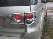 Cần bán gấp Toyota Fortuner năm sản xuất 2013, màu bạc