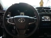 Cần bán Toyota Camry 2.5Q sản xuất 2016, màu đen