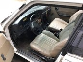 Cần bán xe Toyota Camry năm sản xuất 1983, màu trắng giá cạnh tranh