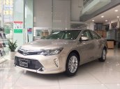 Bán Camry 2.0 E 2018 màu nâu vàng cát giao liền, giá tốt, trả góp từ 300 triệu