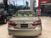 Bán Camry 2.0 E 2018 màu nâu vàng cát giao liền, giá tốt, trả góp từ 300 triệu