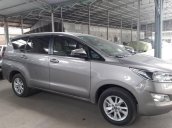 Cần bán xe Toyota Innova 2.0MT đời 2018, màu xám