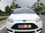 Cần bán gấp Ford Focus 2.0 AT năm 2013, màu trắng  