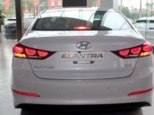 Bán Hyundai Elantra đời 2018, màu trắng