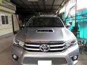 Bán xe bán tải Toyota Hilux 3.0AT 2015, đk 2016, màu bạc 2 cầu