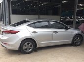 Bán Hyundai Elantra GLS 1.6MT màu bạc, số sàn, sản xuất 2017, biển Sài Gòn, lăn bánh 33000km