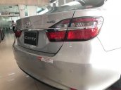 Cần bán Toyota Camry 2.5Q năm sản xuất 2018, màu bạc