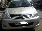 Cần bán xe Toyota Innova G năm 2010, màu bạc chính chủ