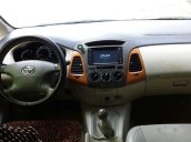 Cần bán gấp Toyota Innova năm sản xuất 2010, màu bạc giá cạnh tranh