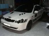 Cần bán gấp Chevrolet Lacetti MT năm sản xuất 2004, màu trắng, xe gia đình sử dụng kỹ