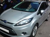 Cần bán xe Ford Fiesta 2012 số sàn, màu xám bạc, xe sài kĩ