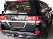 Bán xe Toyota Land Cruiser VXR 4.6 V8 năm 2016, màu đen, xe nhập