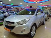 Cần bán gấp Hyundai Tucson sản xuất năm 2011, màu bạc, xe nhập chính chủ