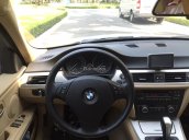 Gia đình cần bán BMW 320i trùm mền ít đi, sản xuất 2010, màu trắng