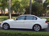 Gia đình cần bán BMW 320i trùm mền ít đi, sản xuất 2010, màu trắng