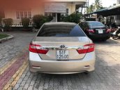 Cần bán xe Toyota Camry đời 2015, giá 940 triệu