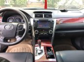 Cần bán xe Toyota Camry đời 2015, giá 940 triệu