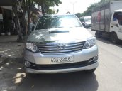 Bán xe Toyota Fortuner 2016 màu bạc, máy dầu, giá 920 triệu