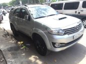 Bán xe Toyota Fortuner 2016 màu bạc, máy dầu, giá 920 triệu