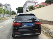 Cần bán xe Mercedes GLC 300 sản xuất năm 2016, màu đen như mới