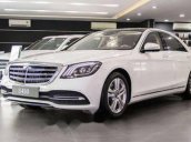 Cần bán gấp Mercedes đời 2017, màu trắng 