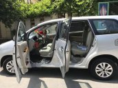 Cần bán lại xe Toyota Innova 2012, màu bạc  