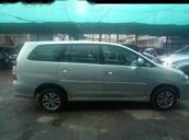 Cần bán lại xe Toyota Innova năm sản xuất 2016, màu bạc còn mới 