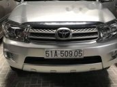 Cần bán gấp Toyota Fortuner đời 2009, màu bạc