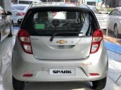 Bán xe Chevrolet Spark đời 2018, màu bạc