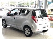 Bán xe Chevrolet Spark đời 2018, màu bạc