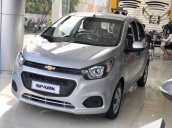 Bán xe Chevrolet Spark đời 2018, màu bạc