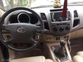 Cần bán xe Toyota Fortuner 2010 dầu số sàn màu xám chì, gia đình sử dụng