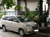 Cần bán xe Toyota Innova E đời 2014, màu kem (be)