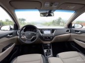 Hyundai Accent số sàn màu bạc giá tốt, xe giao ngay+ thủ tục đơn giản