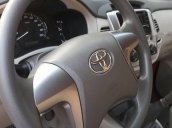 Cần bán Toyota Innova đời 2014, màu bạc, giá tốt